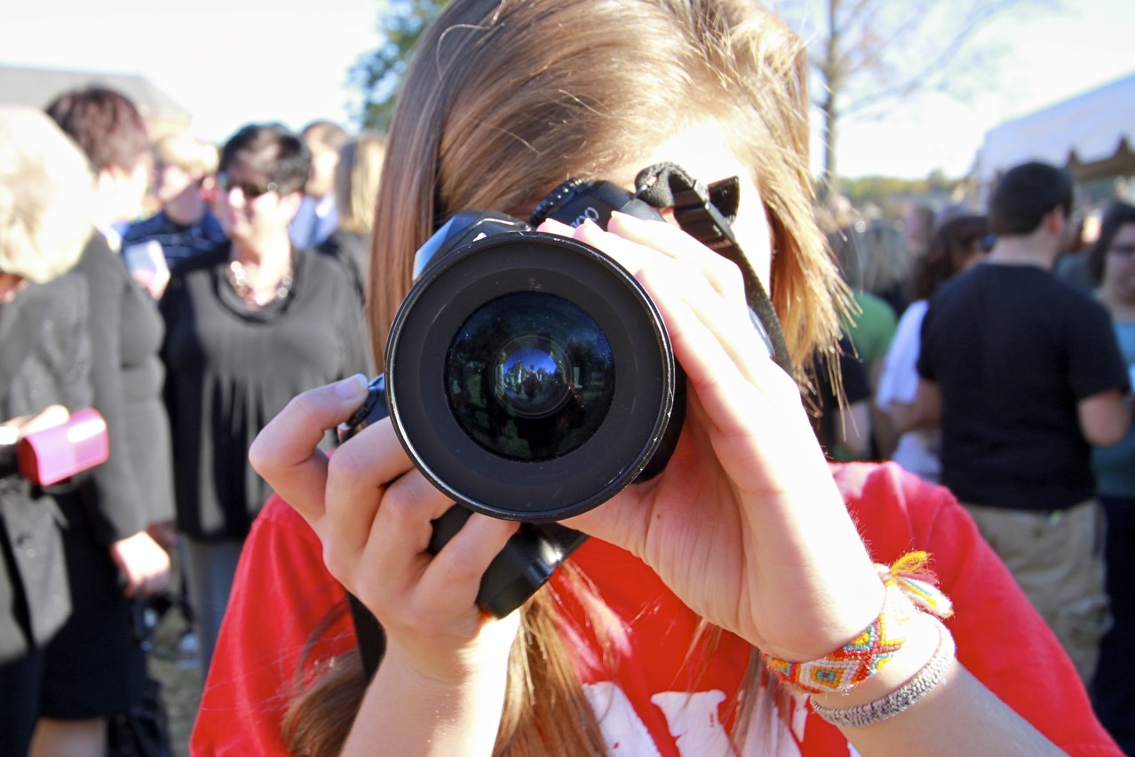 Gardner-Webb student taking photograph