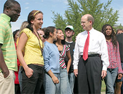 Frank Bonner with students