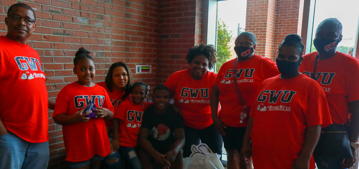 Micah Jackson and his family wore matching shirts on move-in day