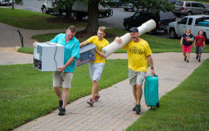 New students moving into GWU