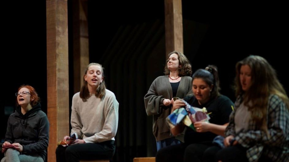 The quilters all-female cast rehearses the musical.