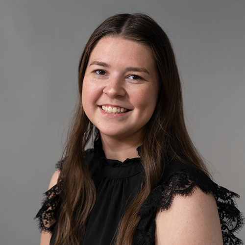 Abigail Hovis headshot