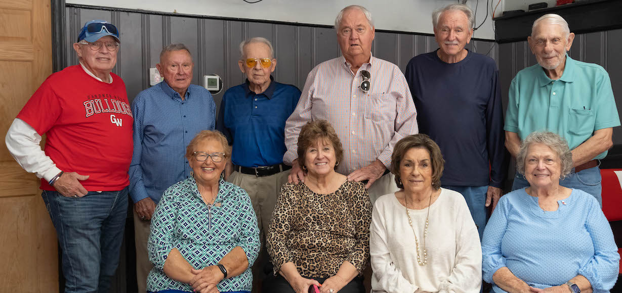 A group photo of the members of classes 62, 63 and 64