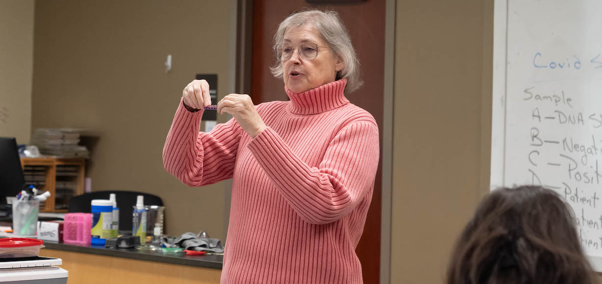 Susan Manahan gel electrophoresis lab