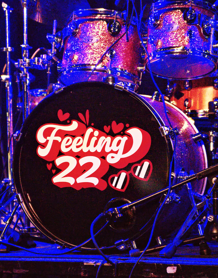 Feeling 22 logo on drum
