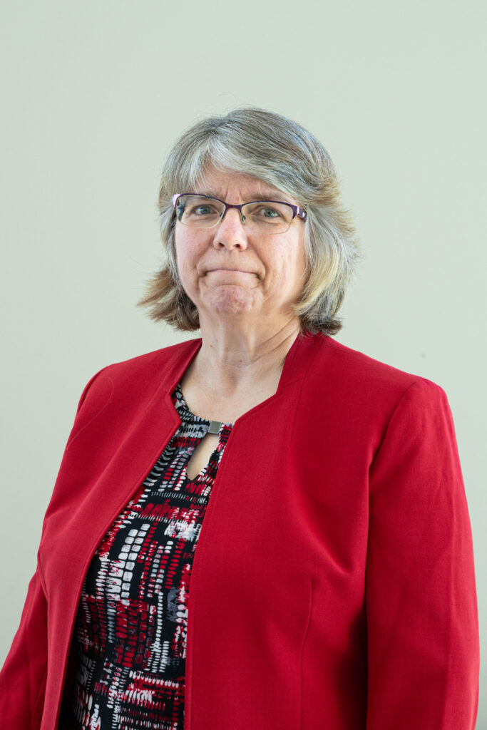 Linda Thornhill Headshot ..