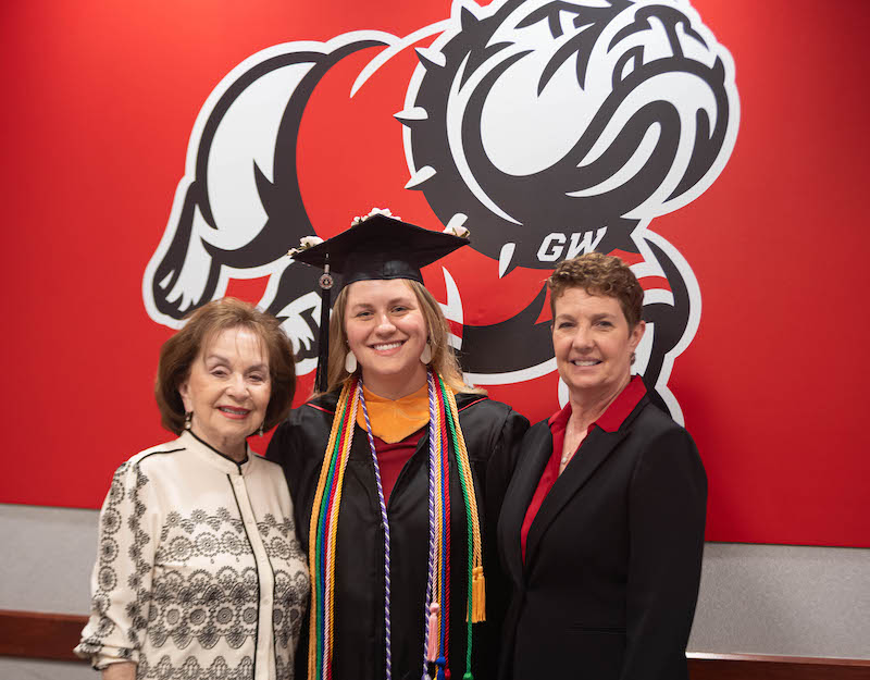 lisa carolyn with Leah commencement may spring